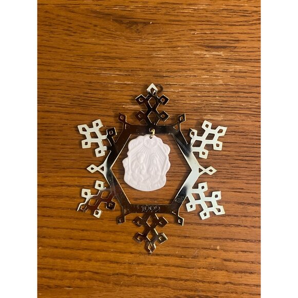 Hallmark Keepsake Ornament 1992 Greatest Story 3rd in Series Porcelain Brass - Picture 3 of 4